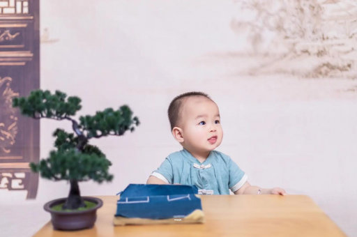 汉中宝宝几个月可以笑出声